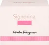 A close-up of a perfume box. Voir les images du produit
