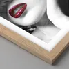 Gerahmtes Poster - Rahmen in heller Eiche - Frau Gesicht Produktbild-Vorschau 2