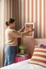 ESTAhome Tapete Streifenmuster Rosa und Beige 50 x 900 cm Produktbild-Vorschau 2