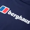 Dunkelblaues T-Shirt mit dem Logo von Berghaus in rot und blau; Teil der Herrenbekleidung. Produktbild-Vorschau