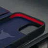 Close-up view of the interior of a phone case. Voir les images du produit