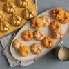 Plech na pečenie Nordic Ware na pletenú bábovku zlatý - 12 Náhľad obrázku produktu 15