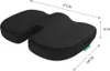 A black orthopedic seat cushion with dimensions indicated by arrows and text. Náhľad obrázku produktu