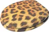 A toilet seat with a leopard print pattern is shown from a slightly elevated side angle against a white background. Produktbild-Vorschau