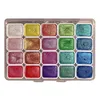 A palette of 20 watercolor paints with shimmering colors, arranged in a clear plastic case. Voir les images du produit