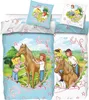 A bedding set featuring animated characters and horses in a pastoral setting. Produktbild-Vorschau