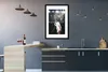 MuchoWow® Gerahmtes Poster Ein Basketballspieler wirft den Produktbild-Vorschau 5