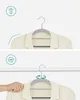 A demonstration of how a clothing hanger can be rotated and adjusted. Náhled obrázku produktu