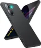 A black phone case is shown in a studio shot, with another phone partially visible behind it. Anteprima dell’immagine prodotto