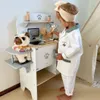 Tierarzt-Klinik aus Holz – Rollenspiel-Set für Kinder ab 3 Produktbild-Vorschau 10