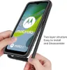 Hands are shown assembling a black phone case onto a Motorola Moto E13 phone. Produktbild-Vorschau