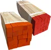 Two bundles of wooden stakes, one with orange painted tips and the other with red painted tips, are shown against a white background. Produktbild-Vorschau