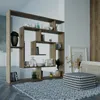 A modern living room scene featuring a wooden bookshelf divider. Voir les images du produit