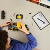 LEGO® Technic 42209 - Chargeuse sur pneus Volvo L120 Voir les images du produit 9