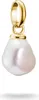 A single gold charm with a pearl pendant, isolated on a white background. Anteprima dell’immagine prodotto