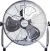 A chrome floor fan with black blades is shown against a white background. Voir les images du produit