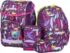 A collection of purple school bags and accessories with a colorful leaf pattern, arranged on a white background. Produktbild-Vorschau