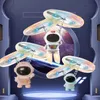 Létající kosmonaut, dětská hračka, zábavný, inovativní Náhled obrázku produktu 5