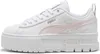 A white Puma sneaker with pink accents on a white background. Produktbild-Vorschau