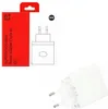 A product shot of a OnePlus SuperVOOC 80W power adapter and its packaging. Voir les images du produit