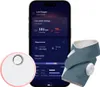 A smartphone displaying a baby health monitoring app, a baby pulse oximeter, and a baby sleep sock. Produktbild-Vorschau