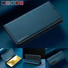 A collage of images showcasing a blue flip-style phone case for a Samsung Galaxy S21 FE 5G. Produktbild-Vorschau