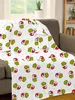 The Grinch TV Decke mit Ärmeln und Taschen Allover-Print Produktbild-Vorschau 2