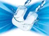 A white, U-shaped object is shown with water splashing around it against a blue, radiating background. Produktbild-Vorschau
