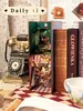 Tonecheer, DIY Book Nook, Alice in Wonderland Bookend, TQ128, 18x8x24,5cm Anteprima dell’immagine prodotto