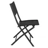 A side view of a black folding chair against a white background. Voir les images du produit