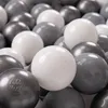 KiddyMoon plastikowe piłeczki 7cm biały-szary-srebrny 200 Podgląd zdjęcia produktu 1