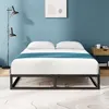Stabiles Bettgestell mit schlichtem Look – passt zu jedem Einrichtungsstil.
 Produktbild-Vorschau