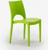 A single green plastic chair is shown against a white background. Voir les images du produit