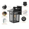 A black outdoor wall lamp with various features highlighted by callouts and text. Produktbild-Vorschau