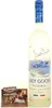 A bottle of Grey Goose Vodka with a small card in front of it. Produktbild-Vorschau