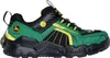 A single green and black John Deere sneaker for children. Voir les images du produit