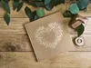 Libro degli ospiti in carta kraft con ornamento a cuore Anteprima dell’immagine prodotto 3