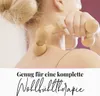 A person is massaging their shoulder with a wooden massager. The image has text overlays promoting a "wellness therapy." Anteprima dell’immagine prodotto