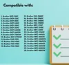 A list of compatible printer models is displayed on a light blue background, next to a stylized notepad with checkmarks. Anteprima dell’immagine prodotto