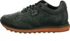 A side view of a green sneaker with an orange sole against a white background. Voir les images du produit