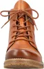 A close-up front view of a brown leather lace-up boot. Produktbild-Vorschau