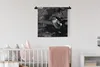 MuchoWow® Wandteppich Wandbehang Kolibri zwischen rosa Produktbild-Vorschau 1