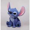 Monogram Stitch Der Film Figural Der Film Mit Spezieller Produktbild-Vorschau 3