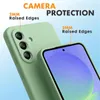 A close-up marketing image of a green phone case, highlighting its camera and screen protection features. Náhled obrázku produktu