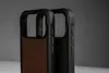 Nomad Custodia in pelle robusta per iPhone 17 Pro Nero Anteprima dell’immagine prodotto 7