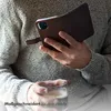 Selencia Custodia a libro in vera pelle per iPhone SE (2022 Anteprima dell’immagine prodotto 7