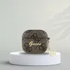 Guess Gua4G4Gsmw Housse Airpods 4 Brązowy/Brown 4G Charm Voir les images du produit 6