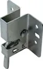 A metal latch mechanism on a white background. Voir les images du produit