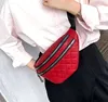 Grand sac réniforme en cuir souple Eco matelassé pour Voir les images du produit 14