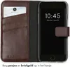 Selencia Genuine Leather Bookcase dla Apple iPhone SE (2022 Podgląd zdjęcia produktu 3